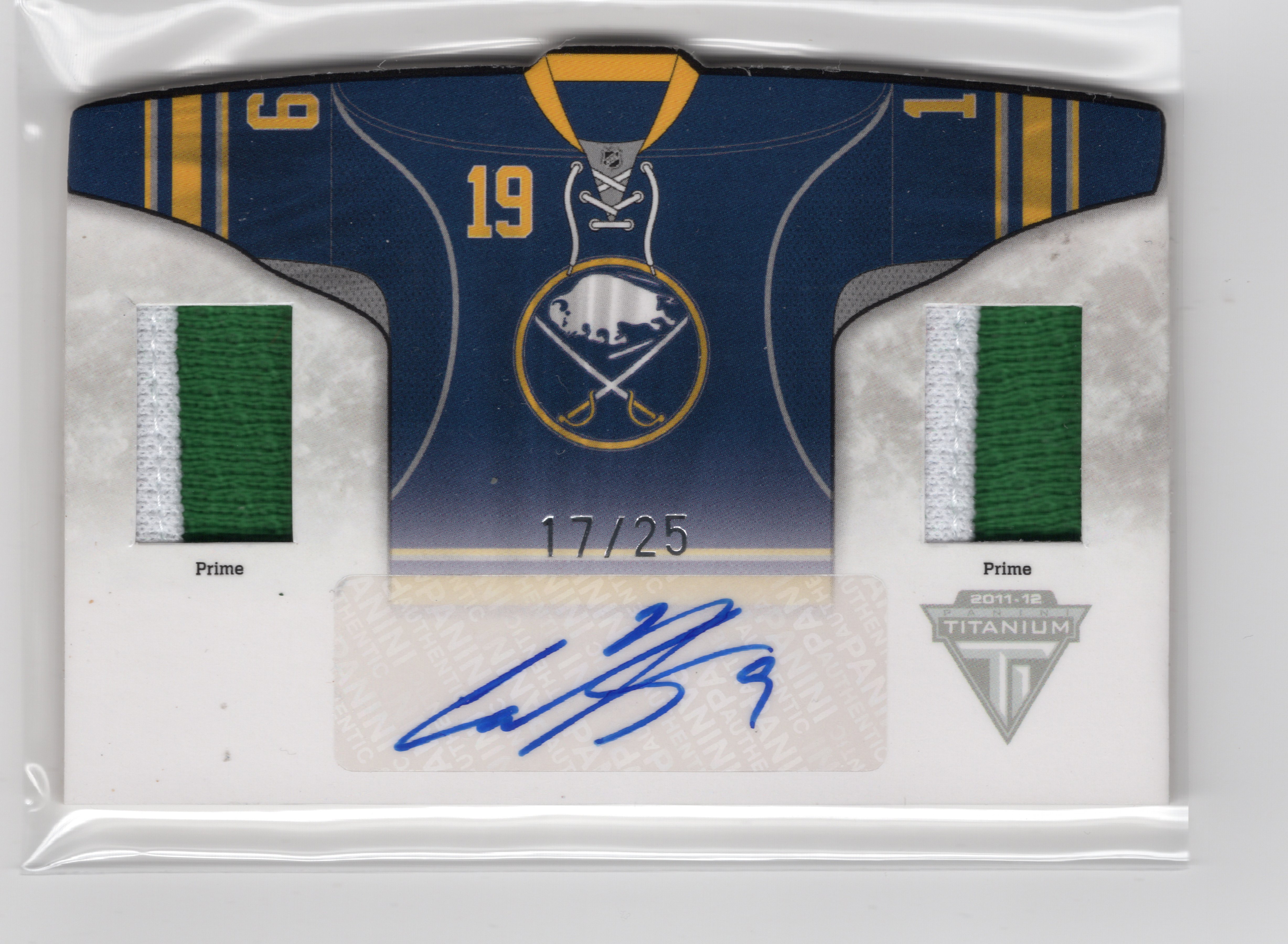 2011-12 Panini Titanium Home Sweaters Prime Autographs #28 Cody Hodgson /25